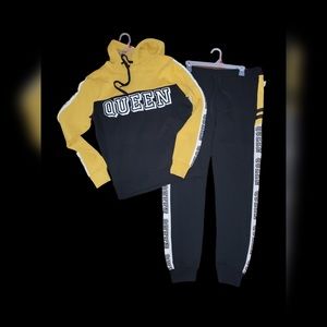 Women- QUEEN printed Sweat Suit